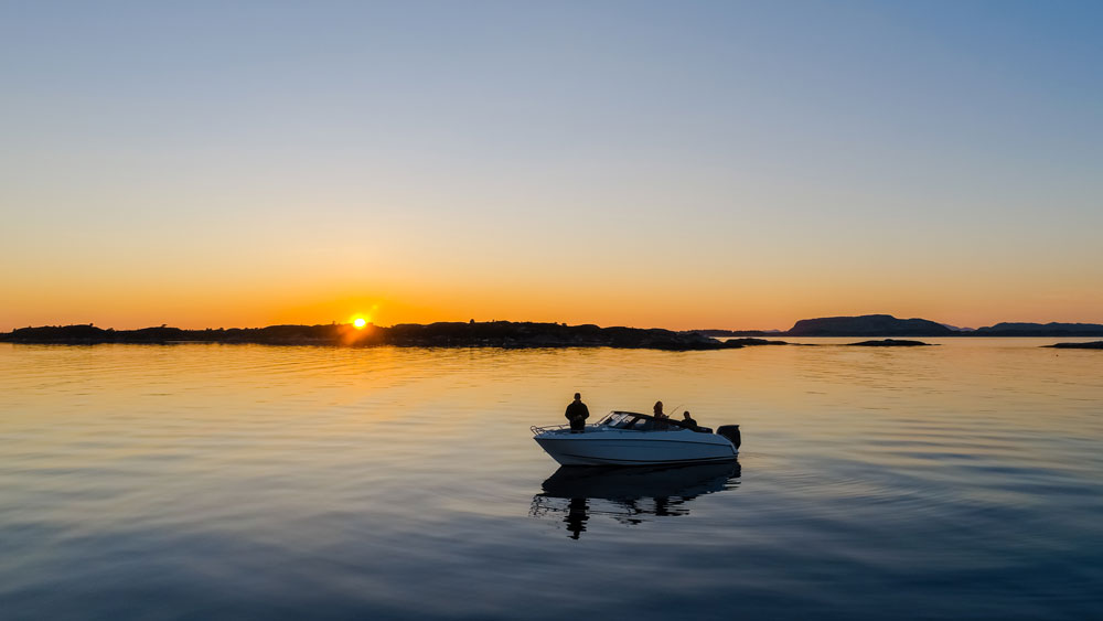 Fishing boat on the lake